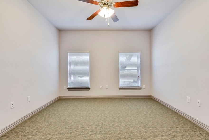 More Photos Of 3001 Joe Dimaggio Blvd, Round Rock General Retail For Sale