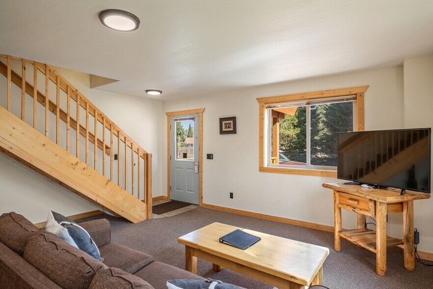 More Photos Of 229 N Hayden St, West Yellowstone Hotel For Sale