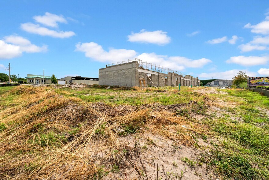 More Photos Of 9310 Ulmerton Rd, Largo Light Manufacturing For Lease