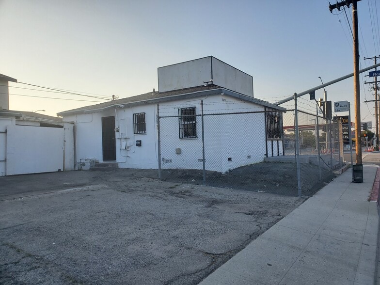 More Photos Of 8858 Flower St, Bellflower Freestanding For Lease