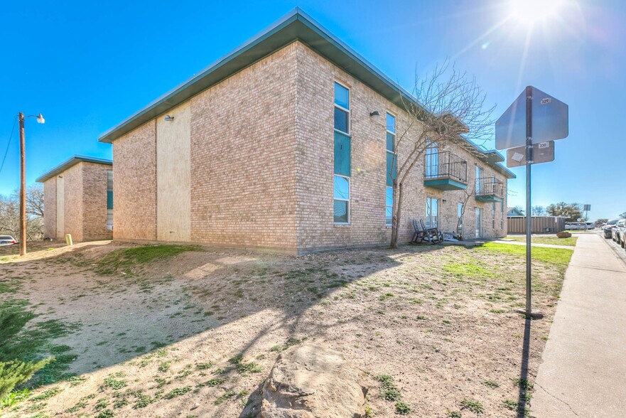 More Photos Of 1707-1717 Greenwood St, San Angelo Apartments For Sale