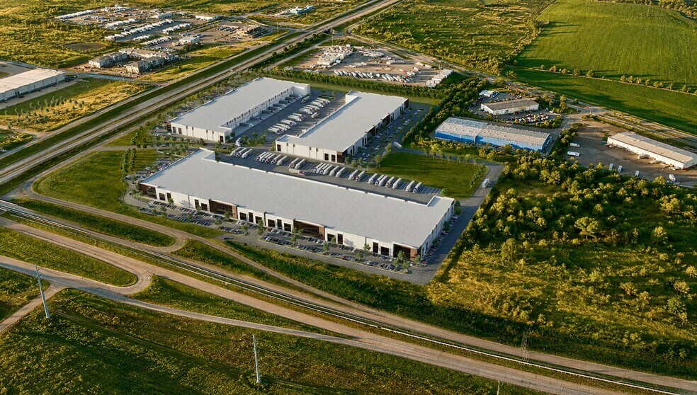 More Photos Of 6240 N I-35, Denton Distribution For Sale
