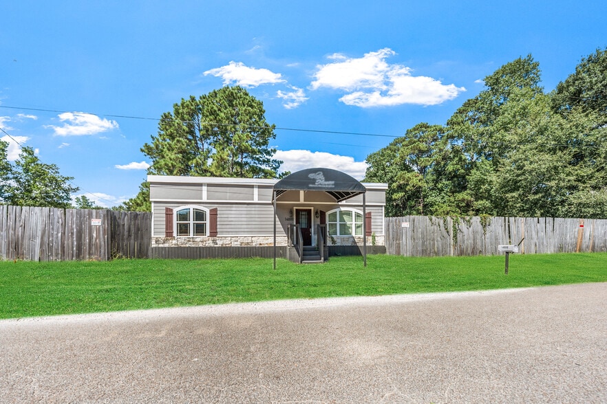 Primary Photo Of 14000 McAlister Rd, Conroe Office For Sale