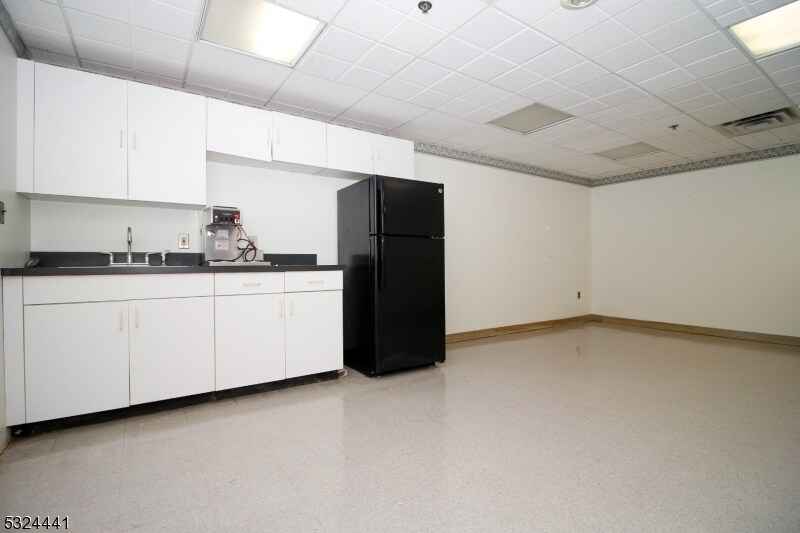 More Photos Of 426 Ridgedale Ave, East Hanover Bank For Lease