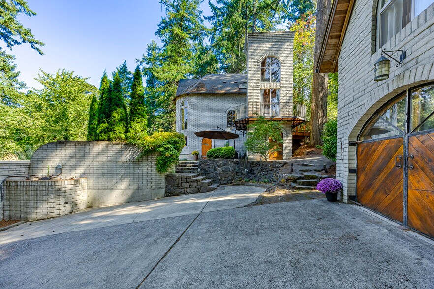 More Photos Of 1820 E 28th Ave, Eugene Multifamily For Sale