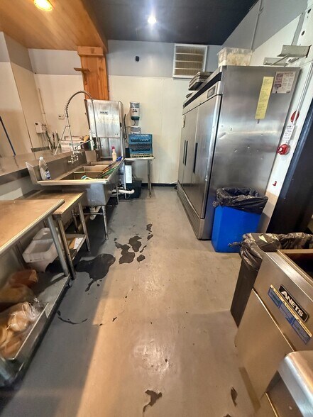 More Photos Of 205 S Arizona, Butte Restaurant For Sale