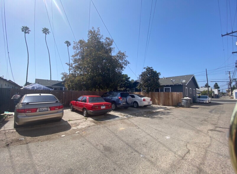 More Photos Of 402-412 S D St, Oxnard Apartments For Sale