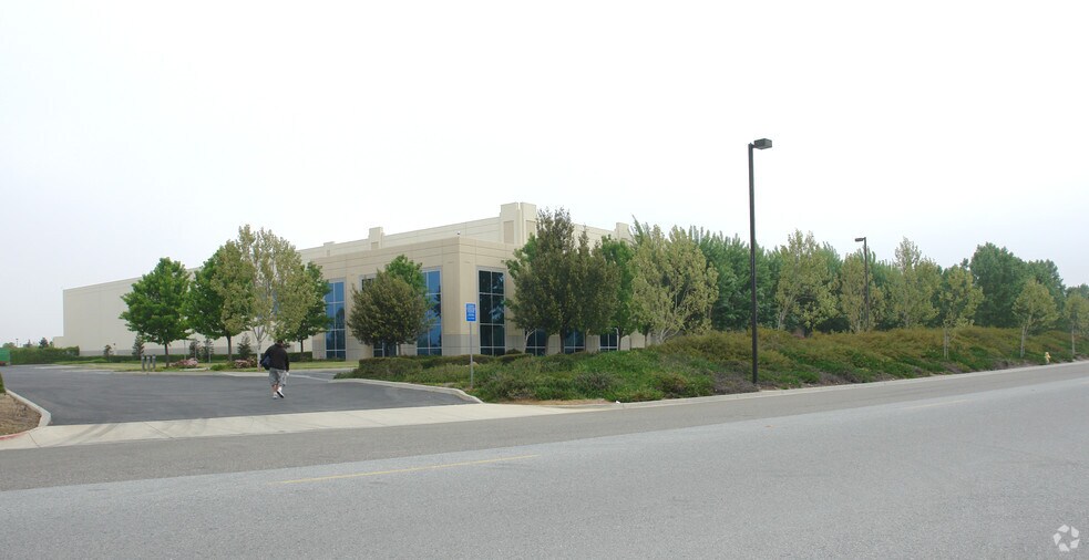 Primary Photo Of 850 Jarvis Dr, Morgan Hill Distribution For Lease