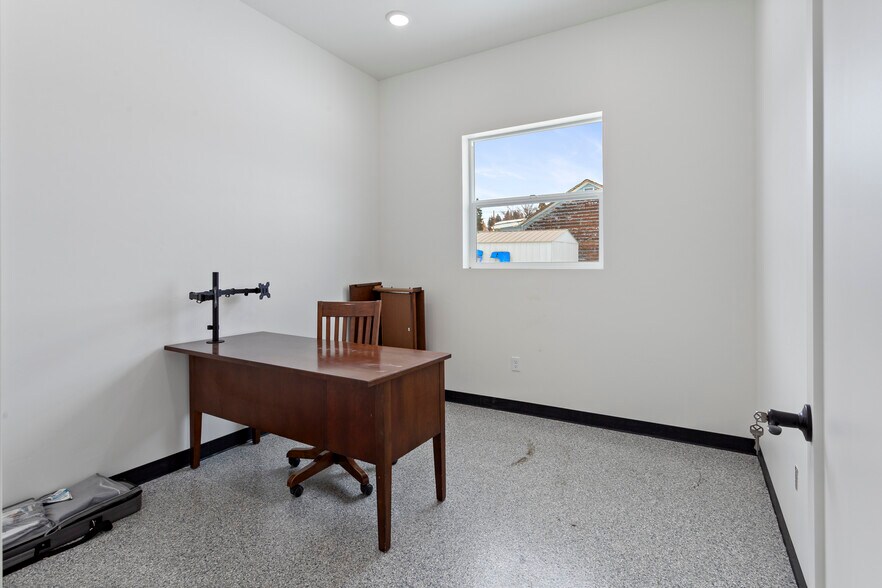 More Photos Of 900 S Washington St, Butte Industrial For Sale