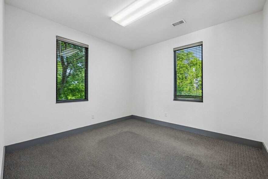 More Photos Of 2831 Azalea Pl, Nashville Office Residential For Lease