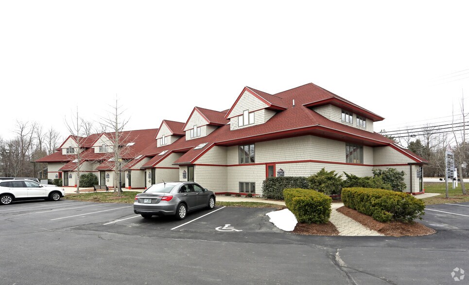 Primary Photo Of 1 Park Ave, Hampton Loft Creative Space For Sale