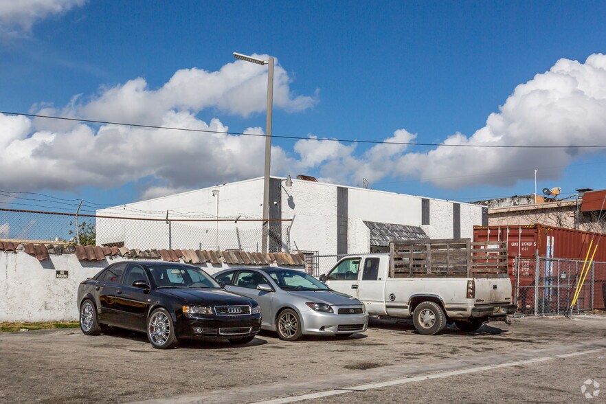 More Photos Of 8015-8025 NW 98th St, Hialeah Warehouse For Sale