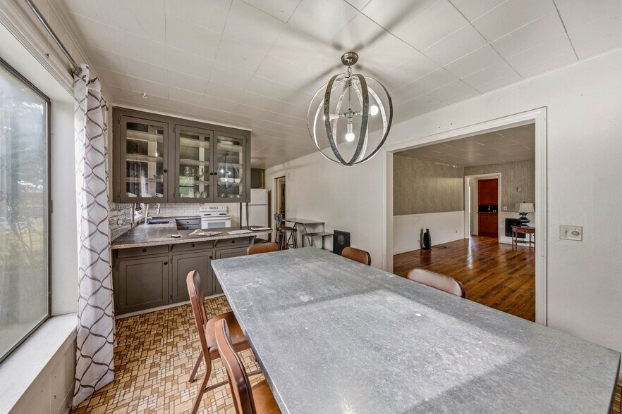 More Photos Of 6531 Lower River Rd, Grants Pass Specialty For Sale