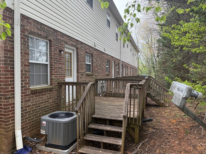 More Photos Of 1310 14th Street Dr NE, Hickory Multifamily For Sale