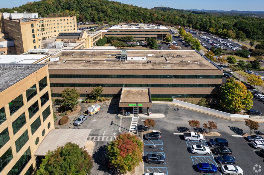 More Photos Of 46-52 Medical Park Dr E, Birmingham Unknown For Lease