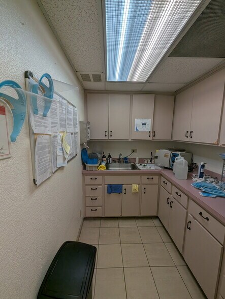 More Photos Of 1614 French St, Santa Ana Medical For Sale