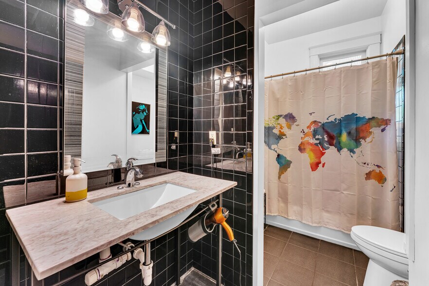 More Photos Of 87 Spring St, Eureka Springs Storefront Retail Residential For Sale