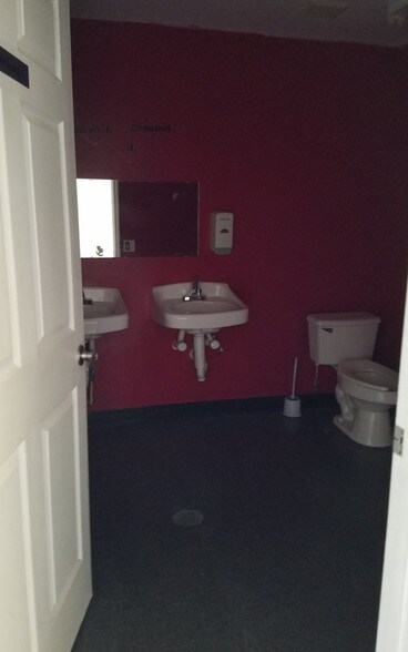 More Photos Of 1424 Hamlin Ave, Saint Cloud Unknown For Lease