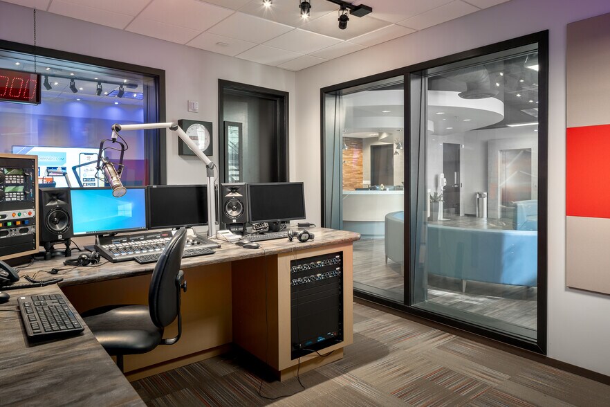 More Photos Of 6135 N 7th St, Phoenix Office For Lease