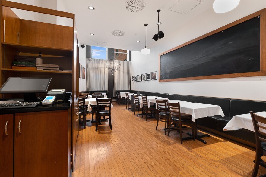 More Photos Of 80-90 Rue Wellington N, Sherbrooke General Retail For Lease