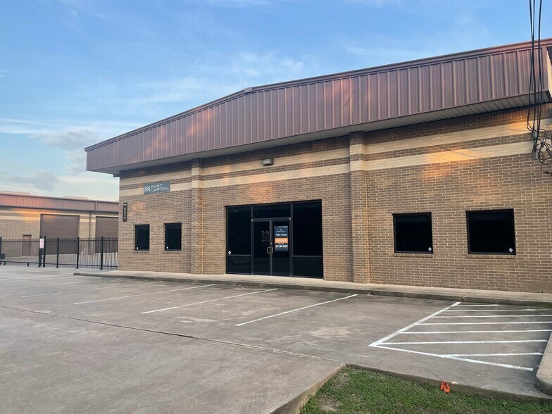 More Photos Of 6819 Theall Rd, Houston Industrial For Sale
