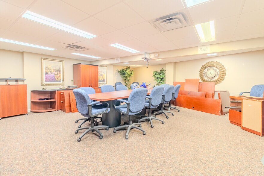 More Photos Of 2703 Mosside Blvd, Monroeville Medical For Lease