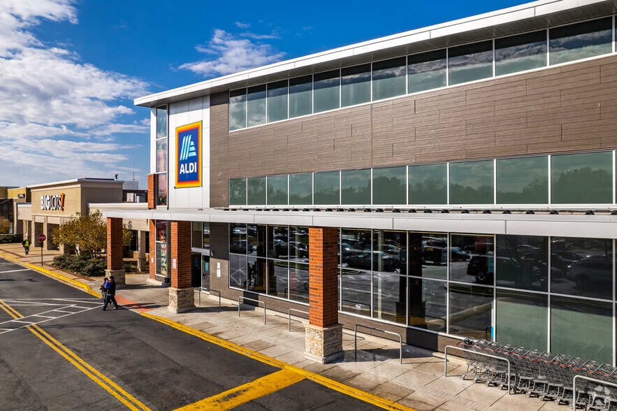 More Photos Of 19134-19336 Montgomery Village Ave, Gaithersburg Unknown For Lease