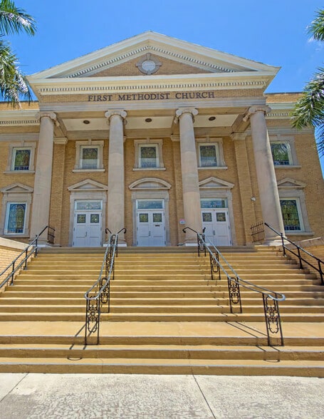 More Photos Of 603 11th St W, Bradenton Religious Facility For Sale