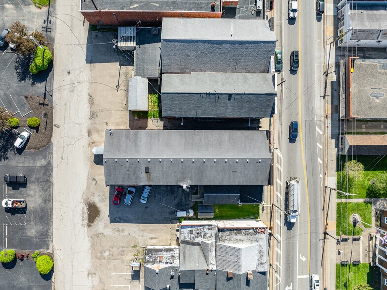 More Photos Of 222 W Plane St, Bethel Storefront For Sale
