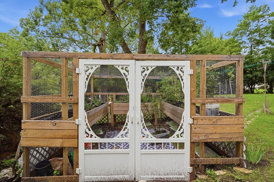 More Photos Of 2200 W Memorial Dr, Janesville Hospitality For Sale
