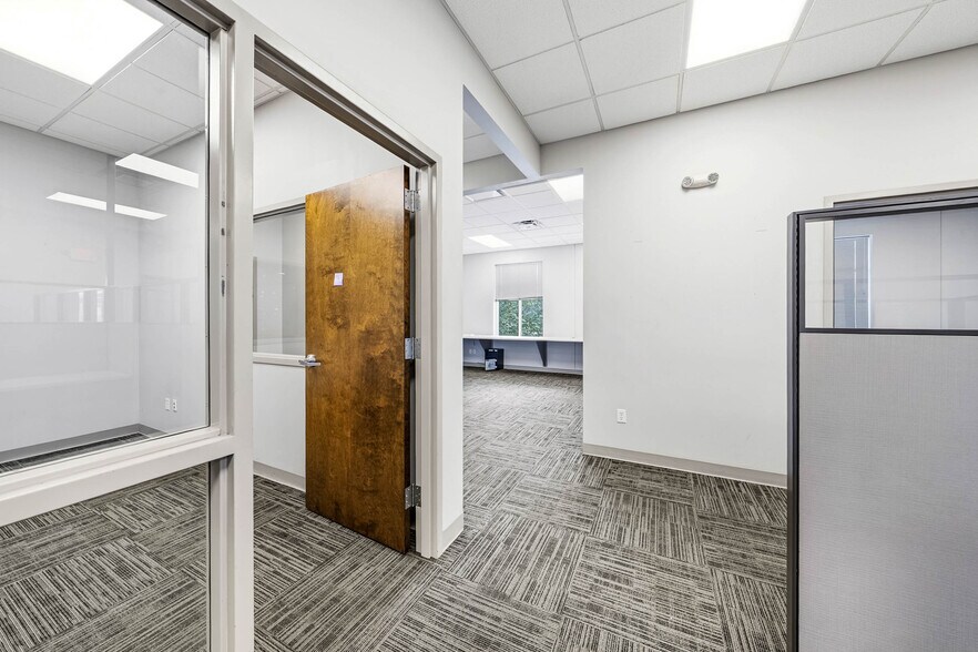 More Photos Of 4689 Industry Dr, Medford Distribution For Lease