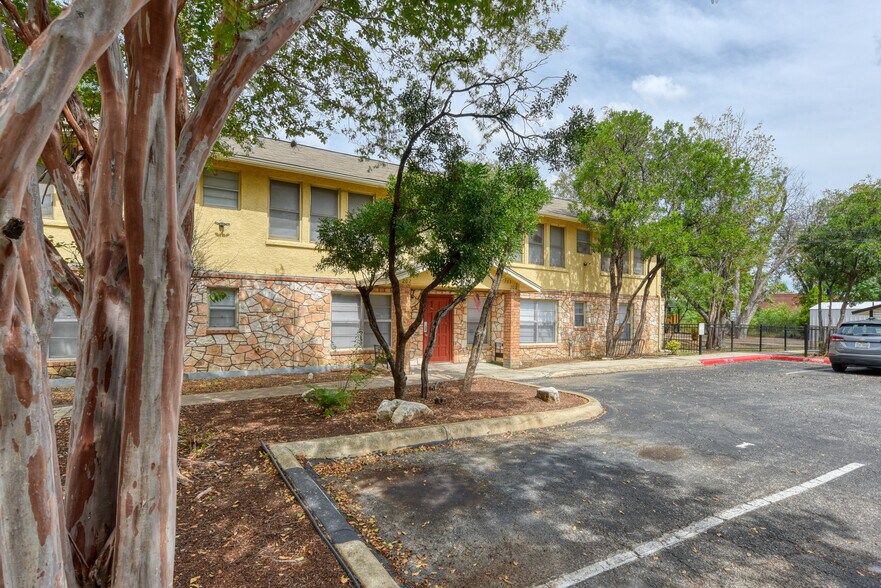 More Photos Of 737 W Mayfield Blvd, San Antonio Apartments For Sale