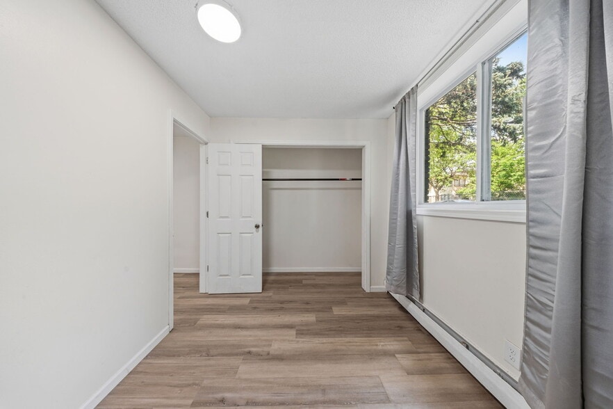 More Photos Of 2528 17th Ave S, Minneapolis Apartments For Sale