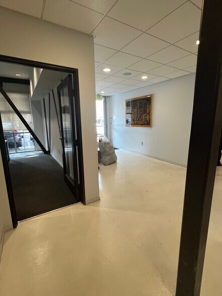 More Photos Of 6334-6340 Wilshire Blvd, Los Angeles Loft Creative Space For Lease