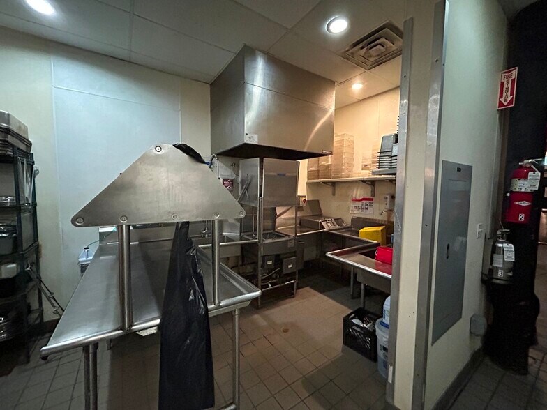 More Photos Of 2323 N Milwaukee Ave, Chicago Restaurant For Sale