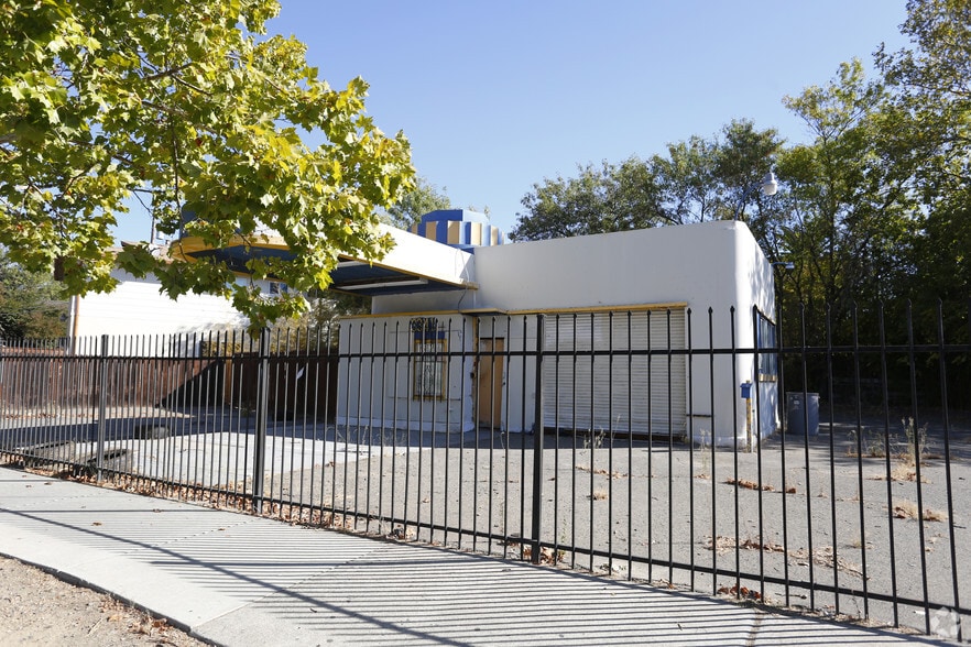 More Photos Of 3341 Stockton Blvd, Sacramento Auto Repair For Sale