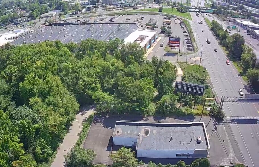 More Photos Of 555 US Highway 46, Wayne Land For Lease