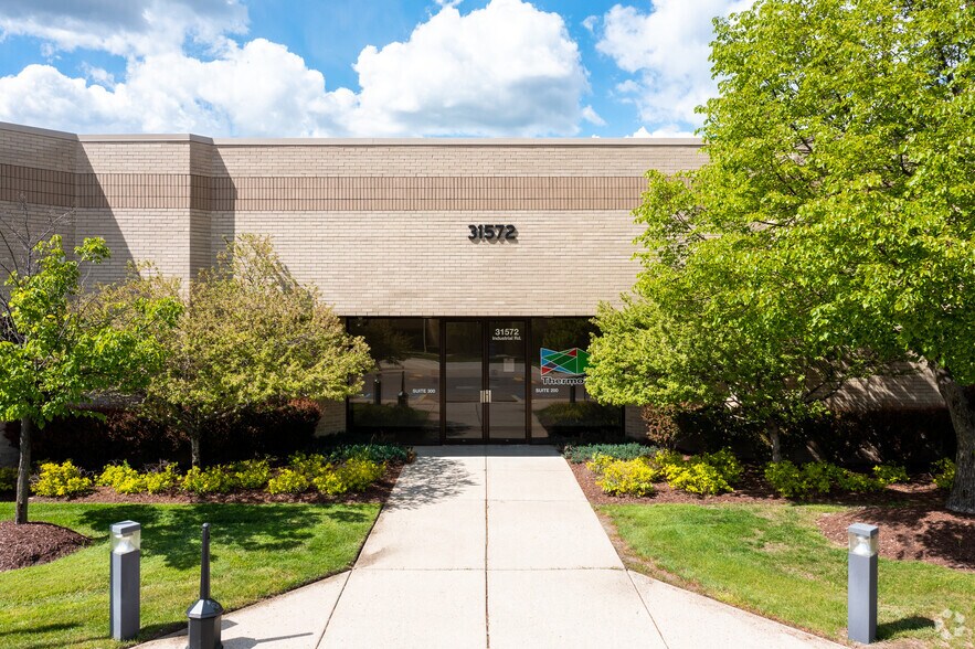 More Photos Of 31572 Industrial Rd, Livonia Unknown For Lease
