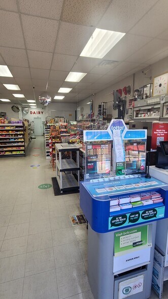 More Photos Of 2840 Bainbridge Ave, Burnaby General Retail For Lease