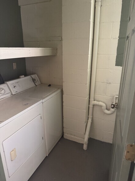 More Photos Of 732 Monroe Dr, Atlanta Storefront For Lease