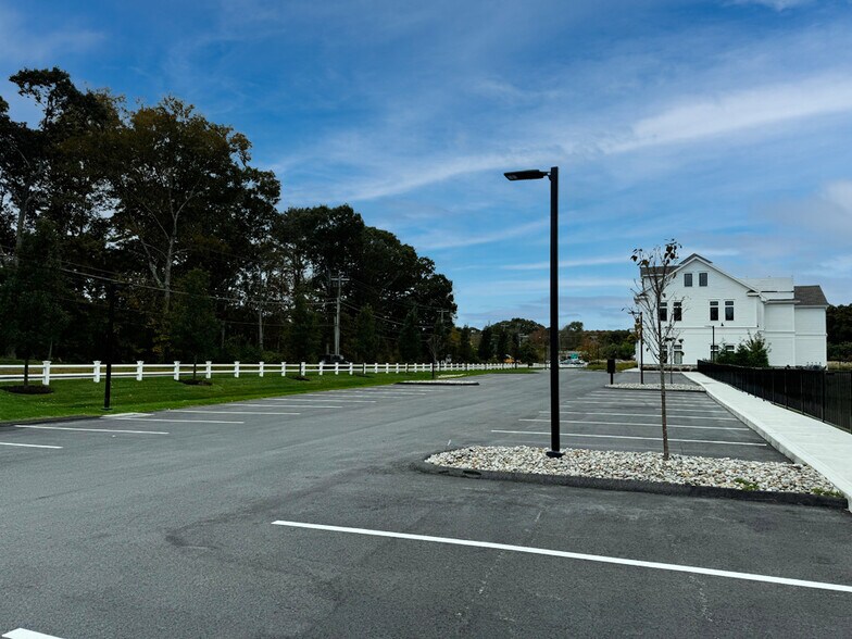 More Photos Of 215 Elm St, Old Saybrook Unknown For Lease