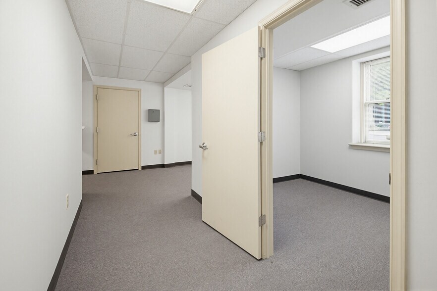 More Photos Of 171 E King St, Lancaster Loft Creative Space For Sale