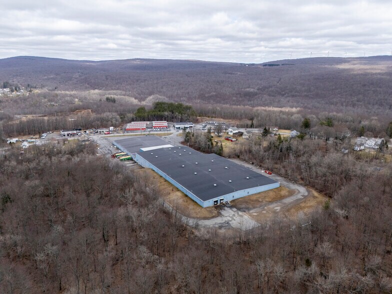 More Photos Of 939 Main St, Vandling Warehouse For Lease