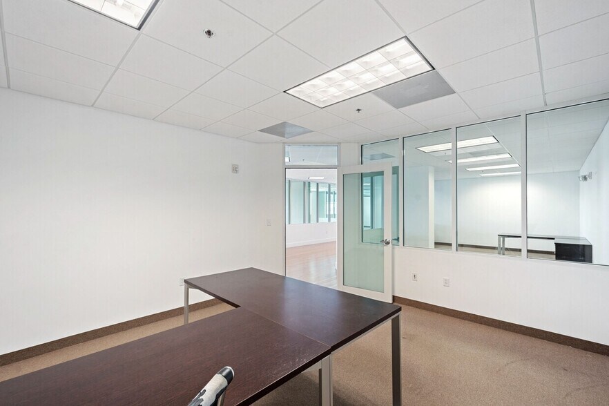 More Photos Of , North Miami Beach Office For Sale