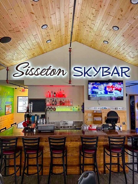 More Photos Of 501 Lake Ave, Fairmont Restaurant For Sale