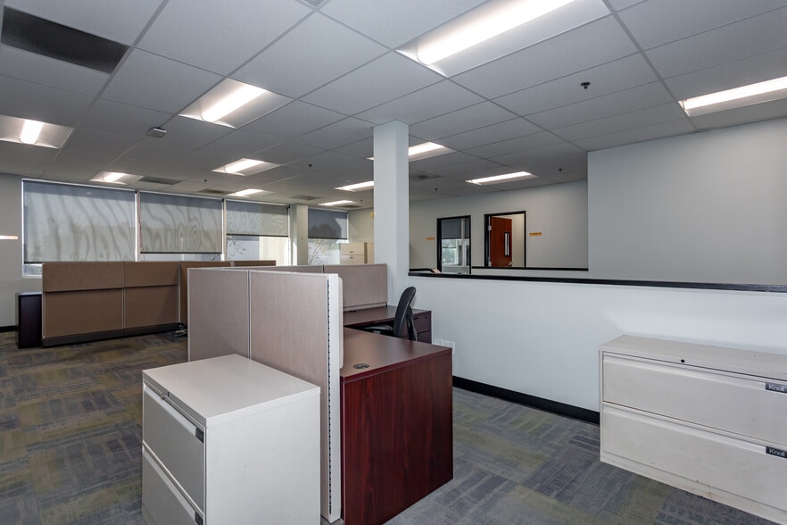 More Photos Of 10730 Bell Ct, Rancho Cucamonga Warehouse For Lease