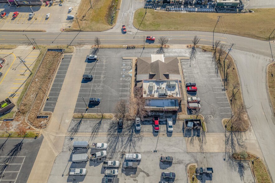 More Photos Of 2915 E 24th St, Joplin Restaurant For Sale