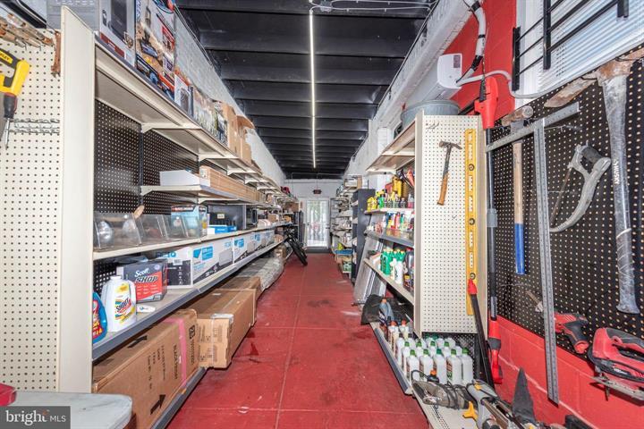 More Photos Of 625 N Streeper St, Baltimore Light Distribution For Sale