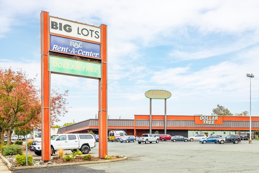 More Photos Of 1815-1985 Oro Dam Blvd E, Oroville Department Store For Sale