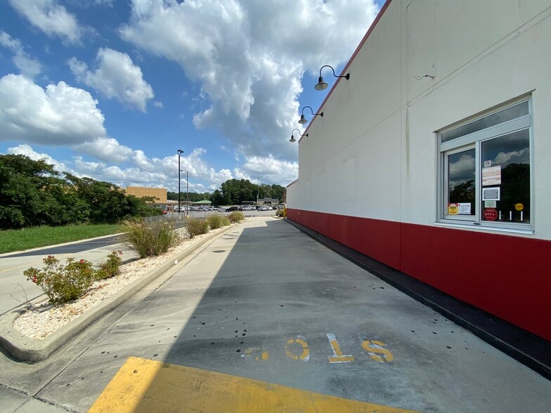 More Photos Of 3329 Rainbow Dr, Rainbow City Fast Food For Sale